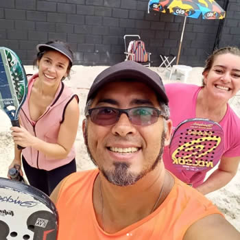 Ingressos para Aula de Beach Tennis + Kit Oazi (Moema) - São Paulo